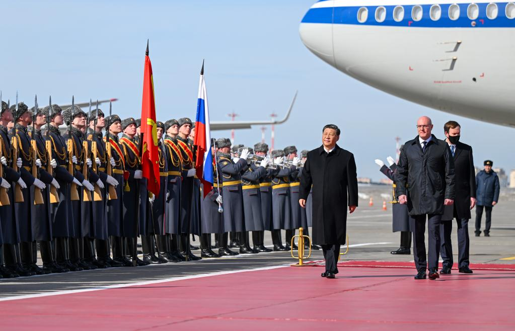 Xi diz que está disposto a trabalhar com Putin para laços bilaterias e cooperação prática