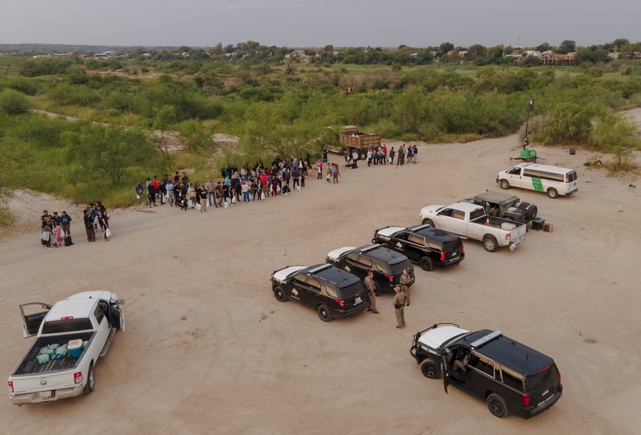 Número de imigrantes detidos na fronteira sul dos Estados Unidos aumenta