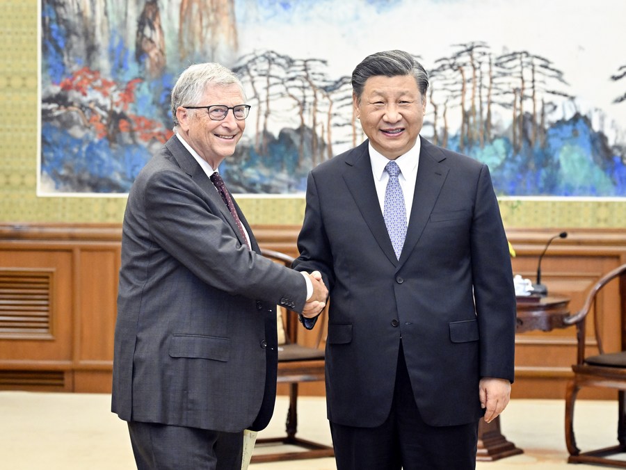 Xi se encontra com Bill Gates em Pequim