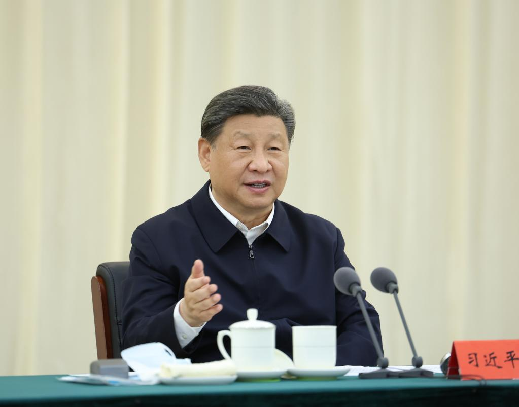 Xi pede esforços sustentados para controlar a desertificação