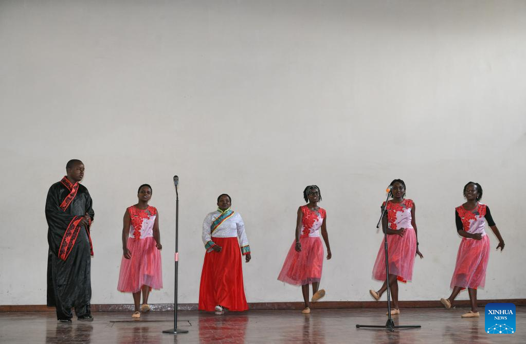 Escola queniana inaugura Sala de Aula Confúcio