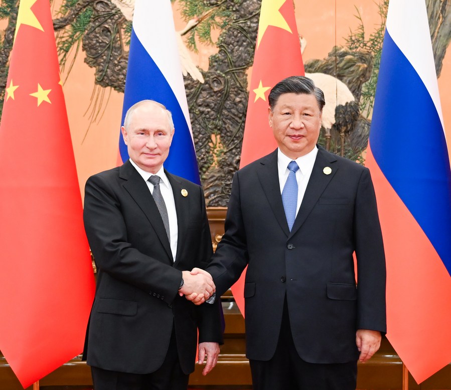 Xi e Putin se encontram em Pequim