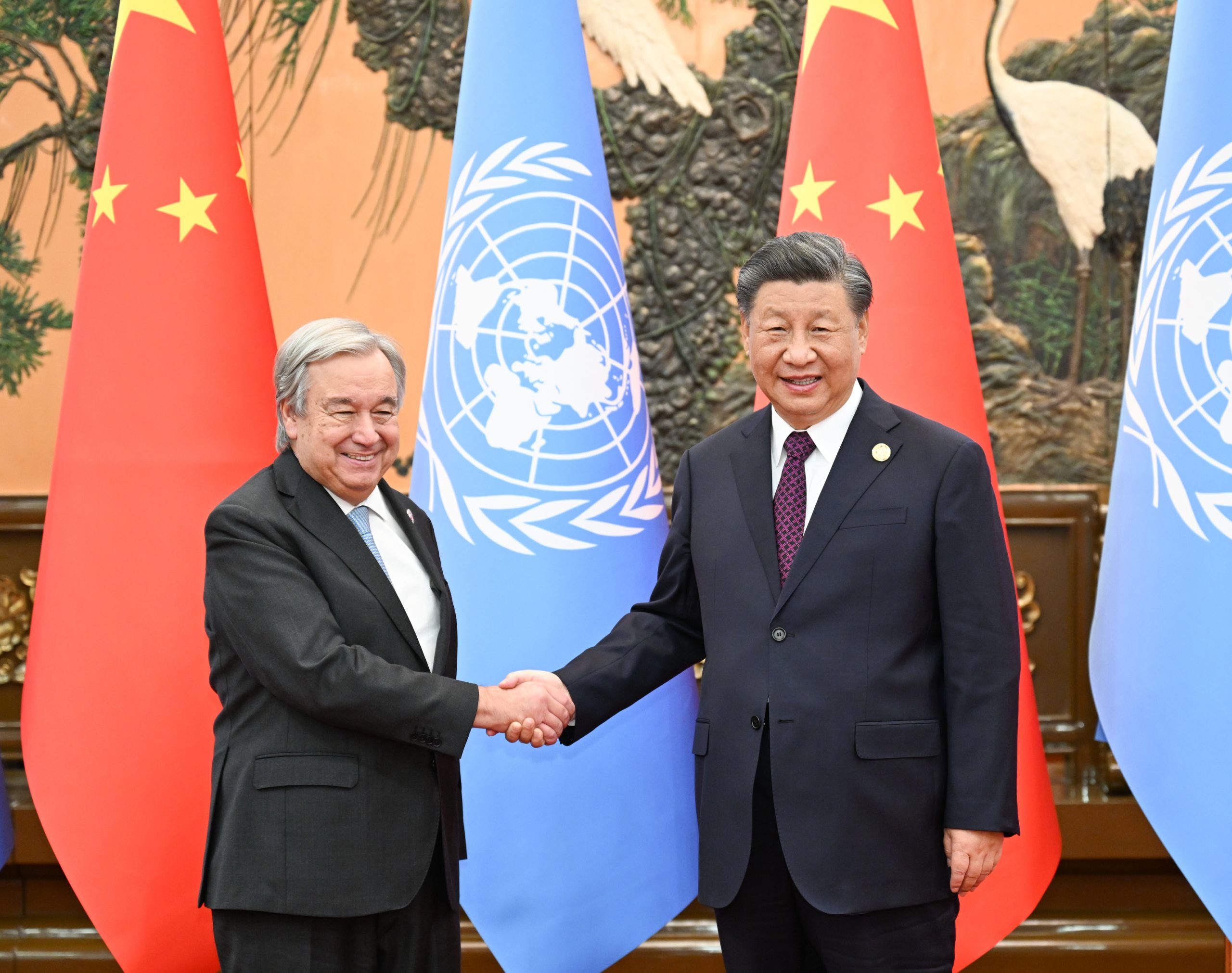 Xi Jinping reúne-se com Guterres e promete trabalhar com ONU por paz e desenvolvimento mundiais