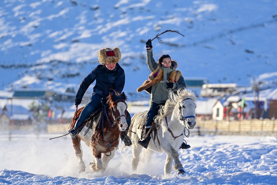 Xinjiang registra crescimento de quase 120% no número de turistas em 2023