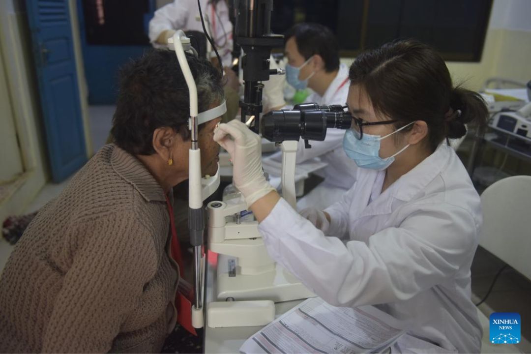 Projeto chinês de erradicação da catarata atende pacientes de países da Ásia e África