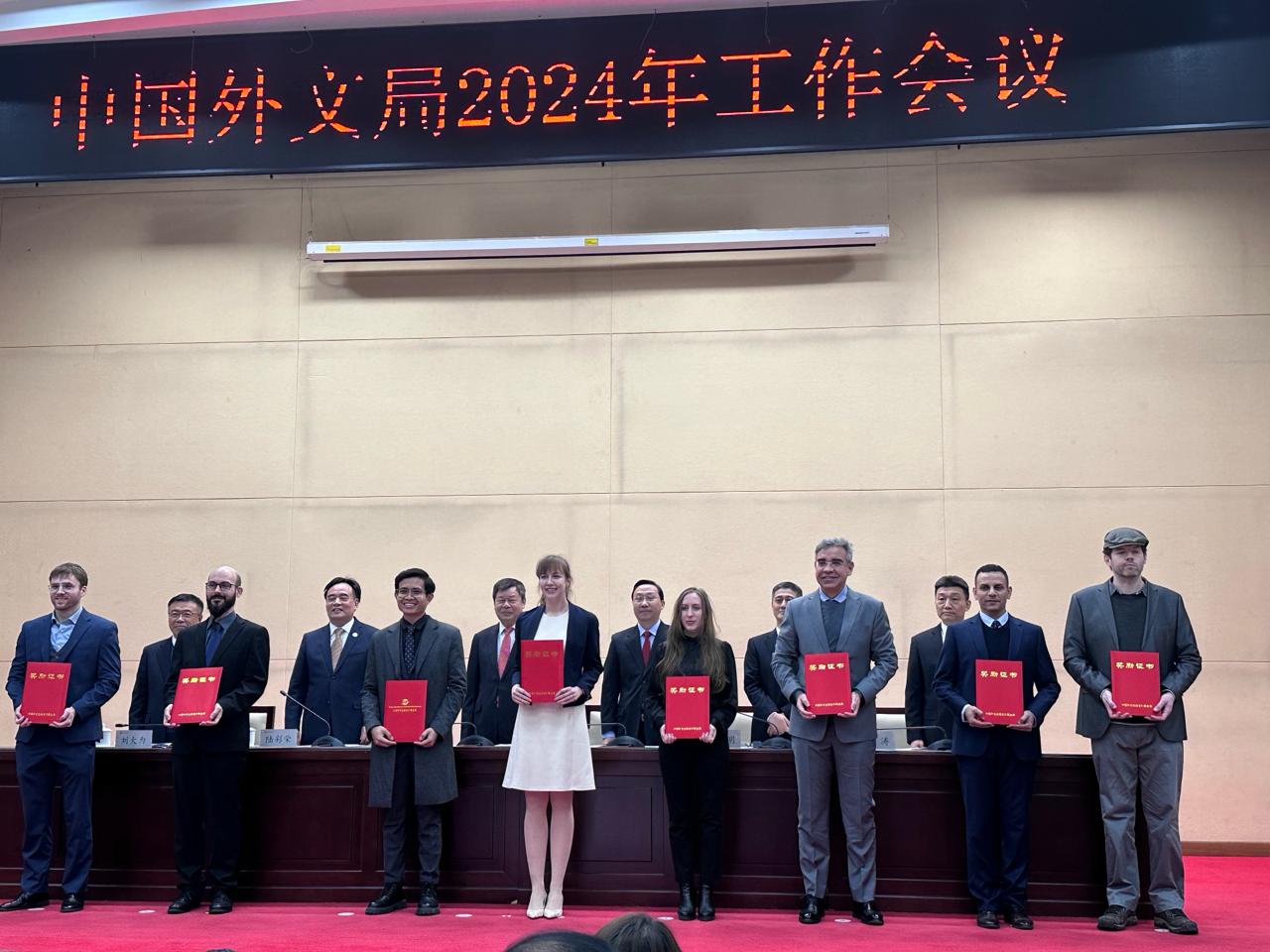 Editor-chefe da revista China Hoje entra para ‘Top 10 Trabalhadores Estrangeiros em 2023’