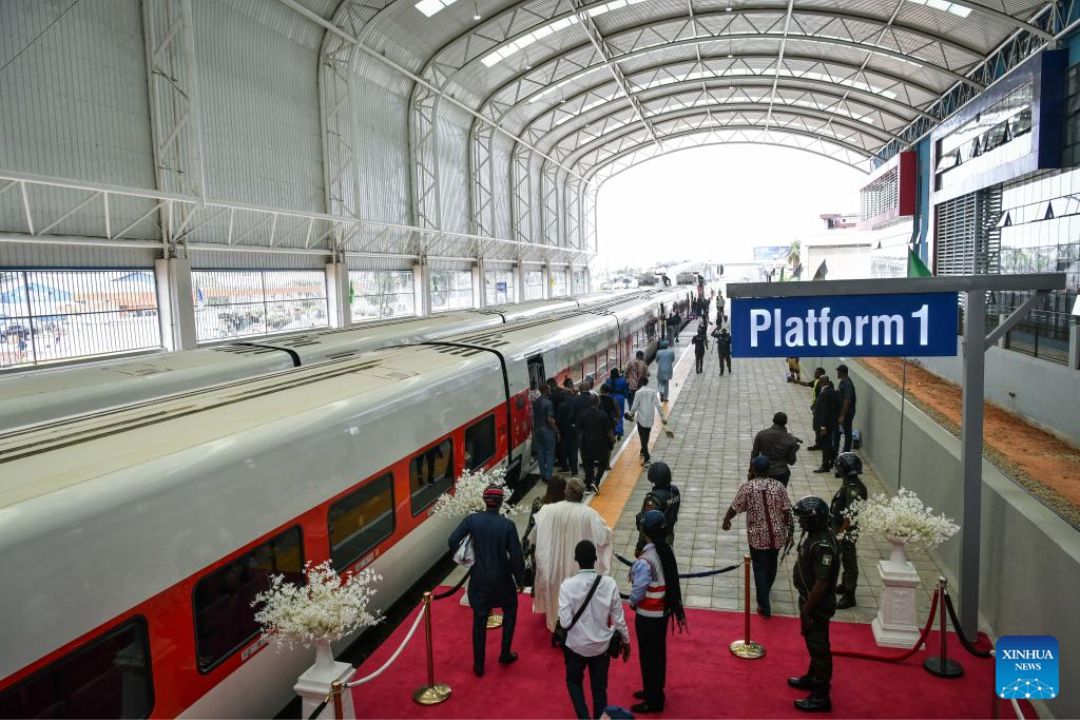Projeto de metrô construído pela China é inaugurado na Nigéria