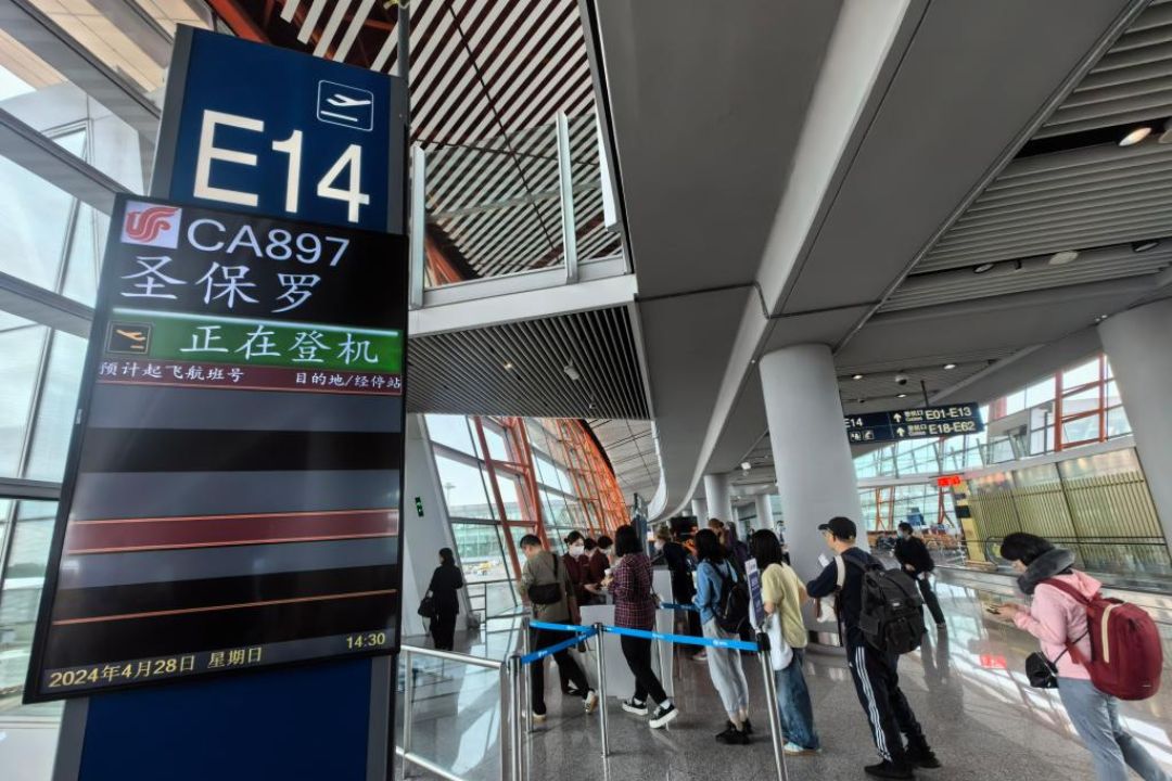 Companhia Air China retoma voo que liga Pequim a São Paulo