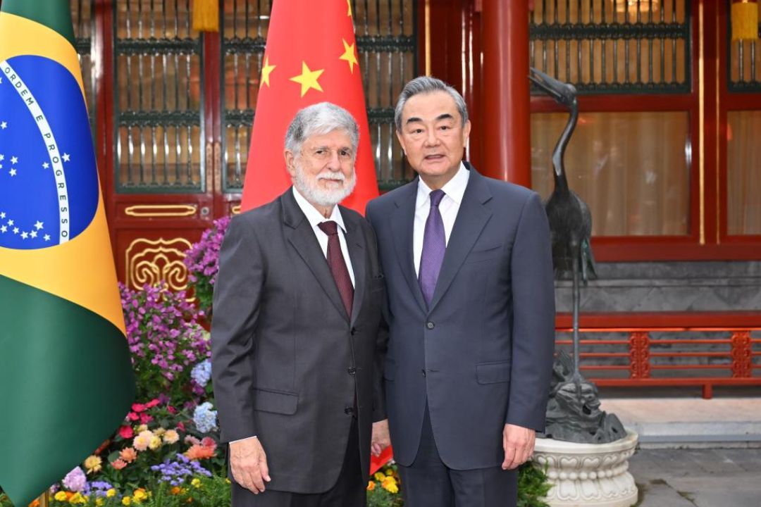 Celso Amorim se encontra com mais alto diplomata chinês em Pequim