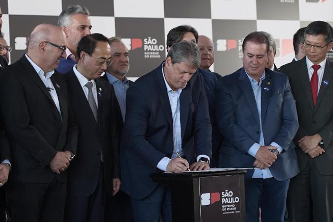 Empresa chinesa ajuda a construir trem ferroviário intermunicipal mais rápido do Brasil