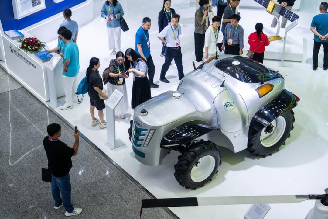 Mais de 200 multinacionais participam de exposição promovendo a abertura da China central