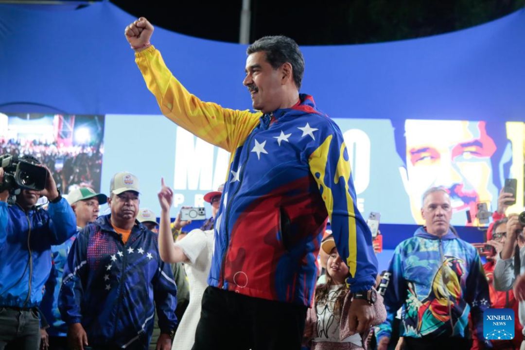 Xi parabeniza Maduro por sua reeleição como presidente da Venezuela