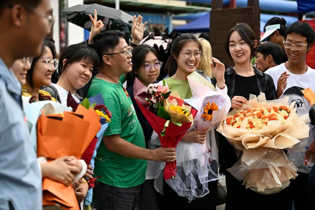 China promete formar professores de alta qualidade para fortalecer o setor educacional