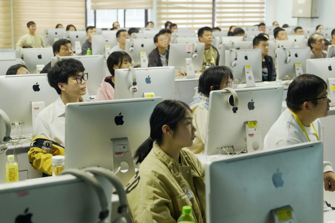 Foxconn anuncia investimento de R$ 515 milhões em nova fábrica de baterias na China