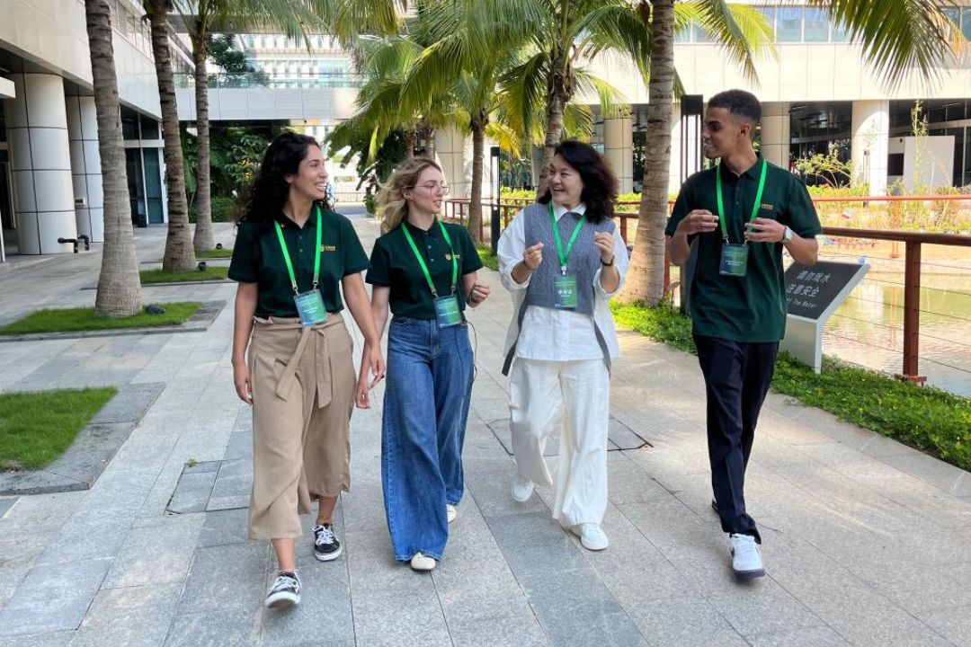 Brasileiros impulsionam cooperação agrícola ao estudar em Hainan, na China