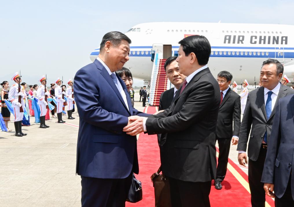Xi Jinping inicia visita ao Vietnã e propõe novo plano para comunidade com futuro compartilhado