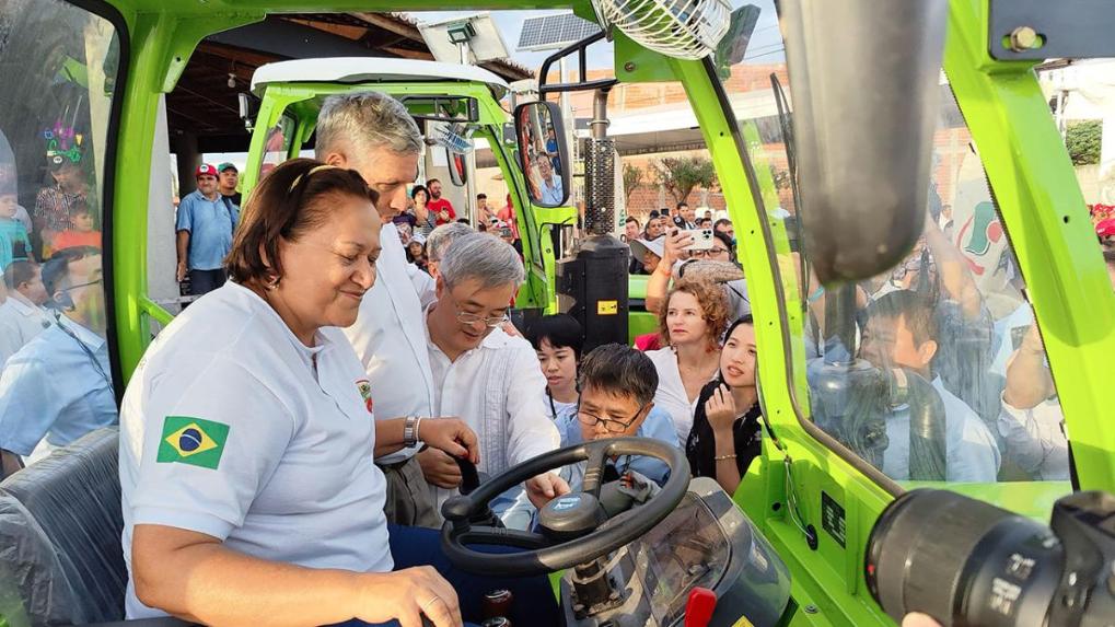 Projeto sino-brasileiro leva mecanização agrícola a famílias do Nordeste