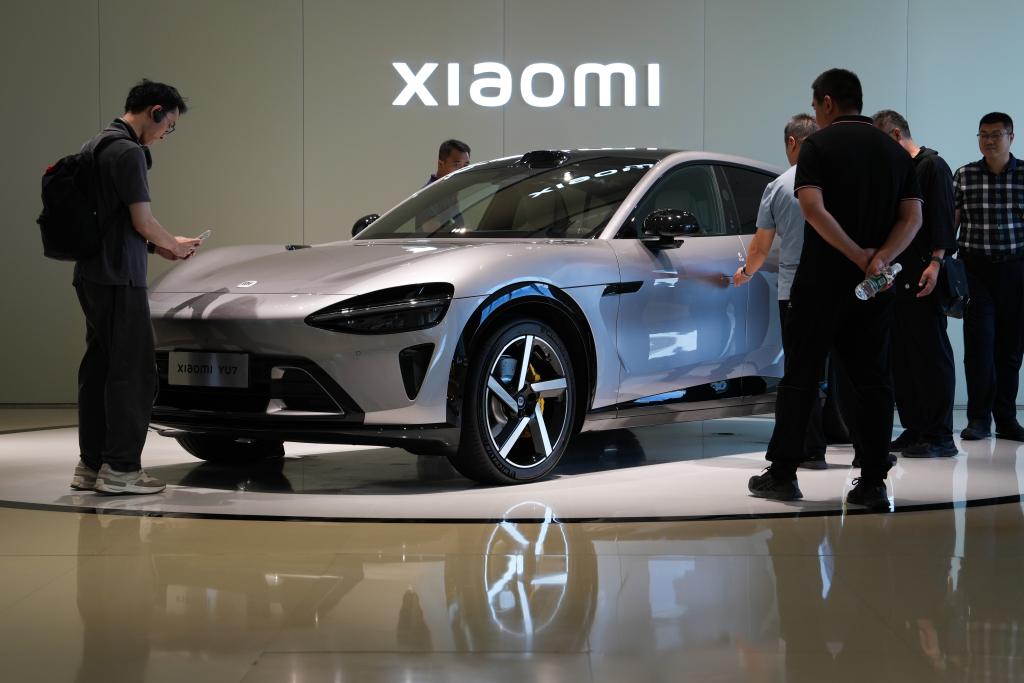 Xiaomi lança SUV elétrico YU7 e óculos inteligentes com IA em evento em Beijing