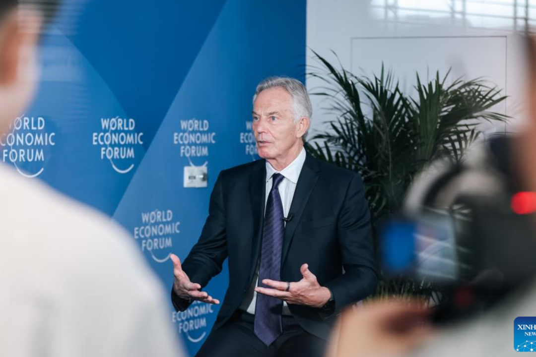 Tony Blair defende engajamento com a China e elogia sua transformação nas últimas décadas