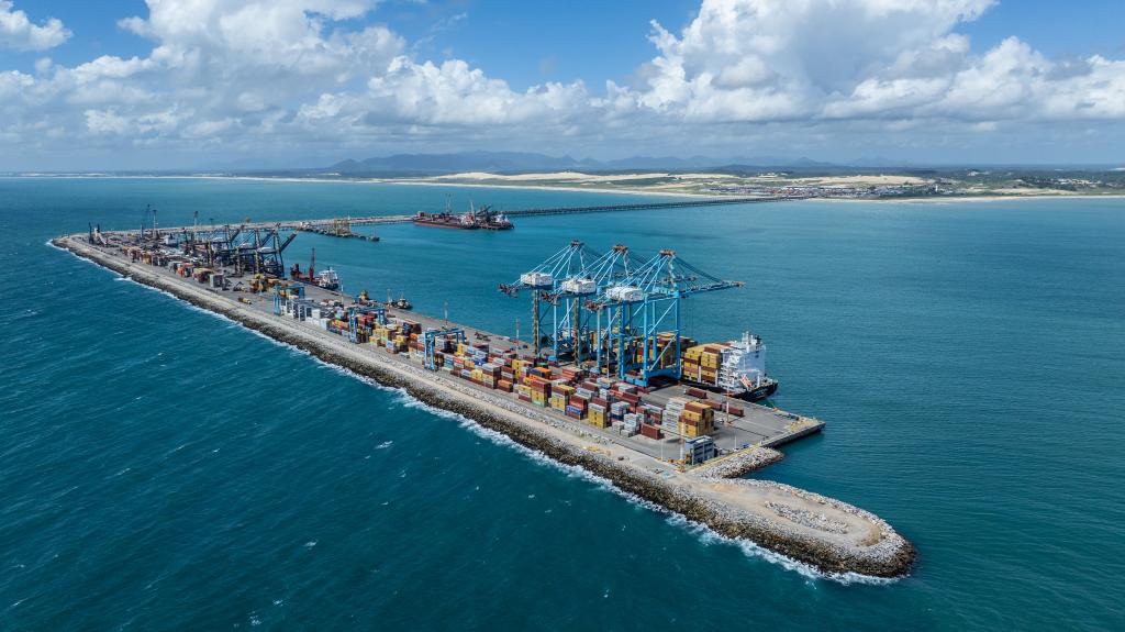 Nova rota entre China e Porto do Pecém reduz tempo logístico em até 30 dias