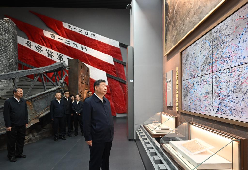 Xi Jinping pede que jovens estudantes se tornem pilares da nação e promotores da paz mundial