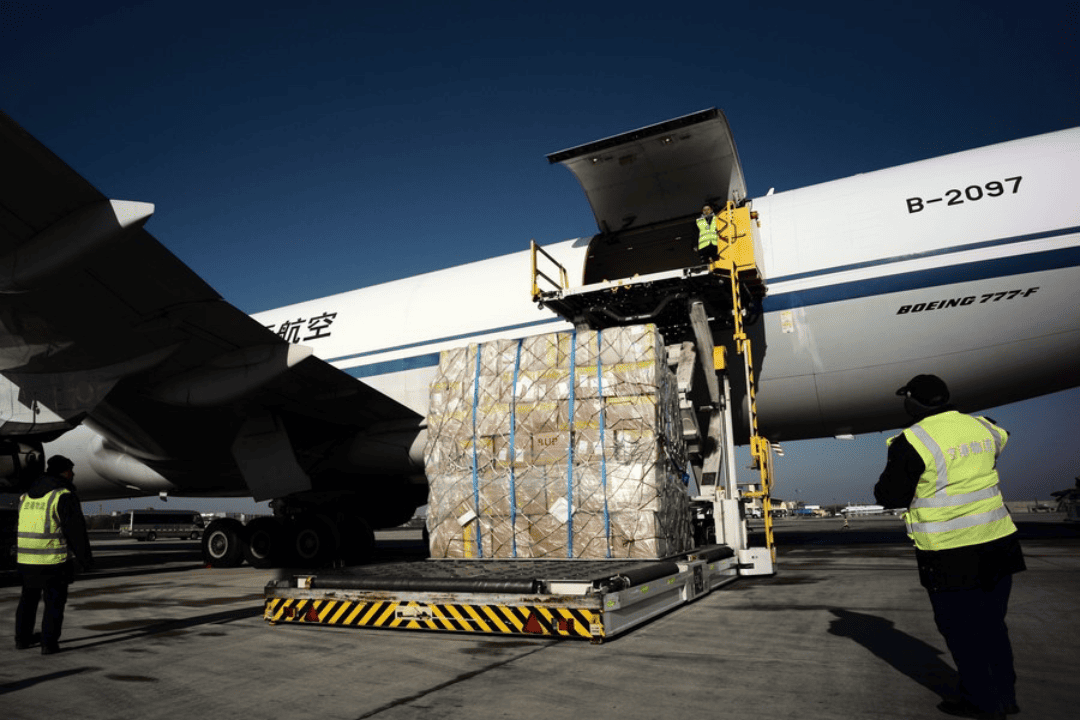 China expande rotas internacionais de carga aérea
