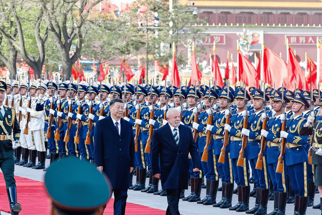 Xi diz a Lula que China apoia defesa da soberania nacional do Brasil