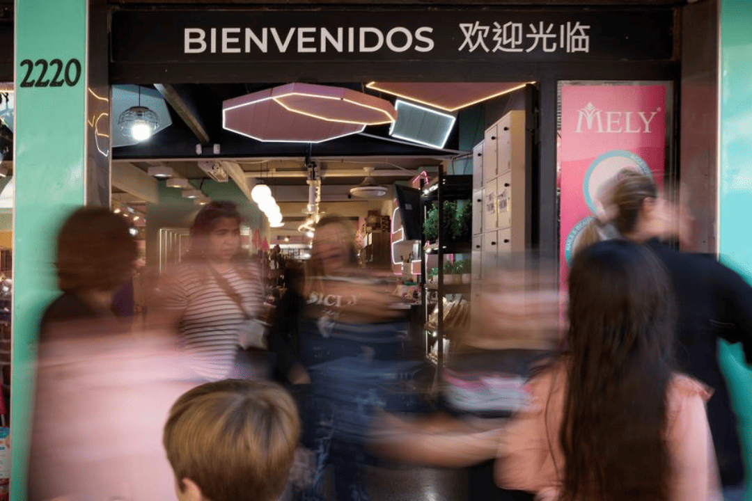 China pede que EUA parem de semear discórdia entre China e América Latina