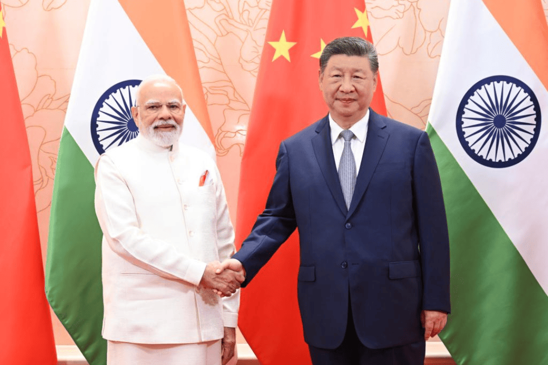 China e Índia são parceiras, não rivais, dizem Xi e Modi após encontro