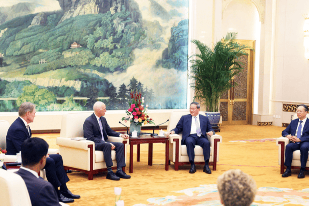 Delegação bipartidária de congressistas dos EUA vai à China e se reúne com premiê