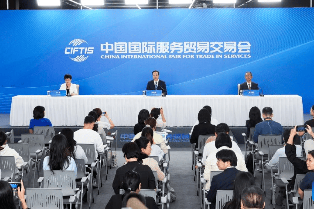 China encerra feira de comércio e serviços com mais de 900 novos acordos assinados