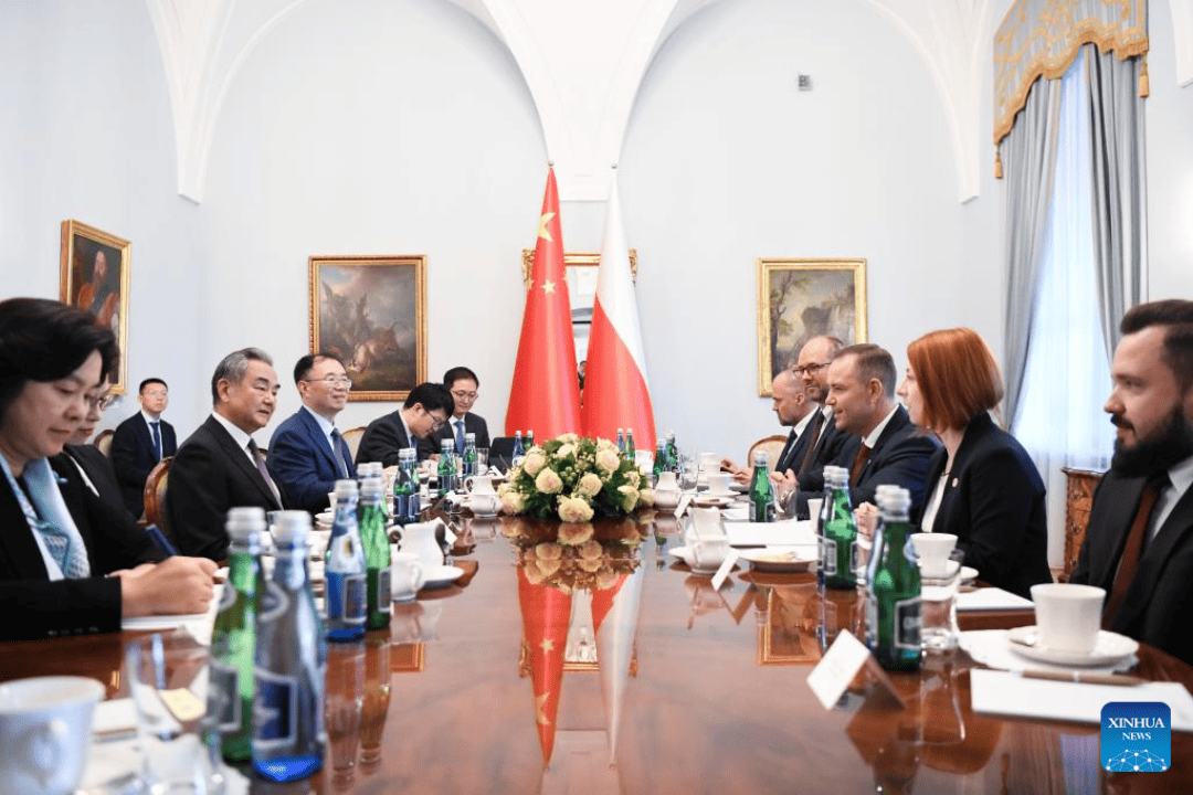 Presidente da Polônia diz que quer expandir relações com a China