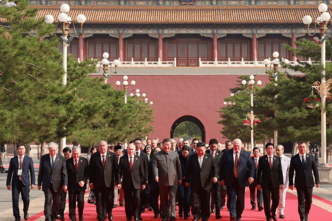 Discursos de Xi sobre mulheres e família são publicados em inglês