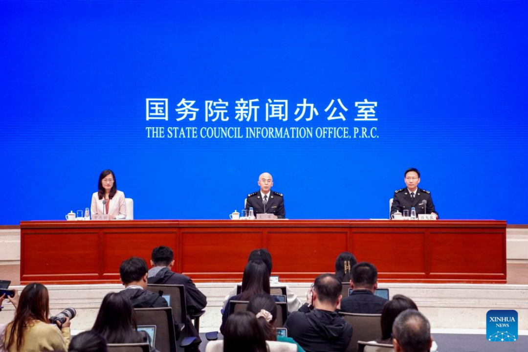 Comércio exterior da China cresce 4% nos primeiros nove meses de 2025