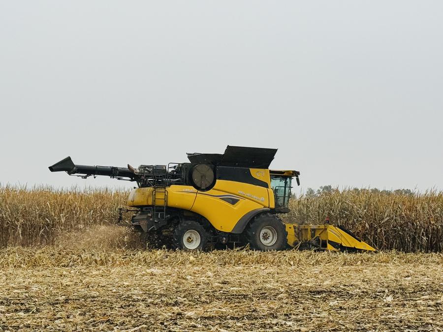 Fábrica chinesa acelera produção de máquinas agrícolas modernas