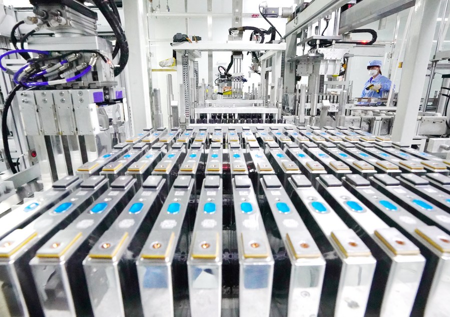 China consolida liderança global na produção de lítio e baterias de íon-lítio