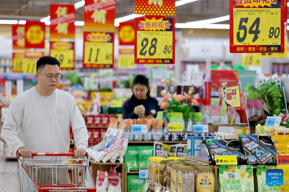 Economia chinesa cresce 5,2% nos primeiros três trimestres de 2025