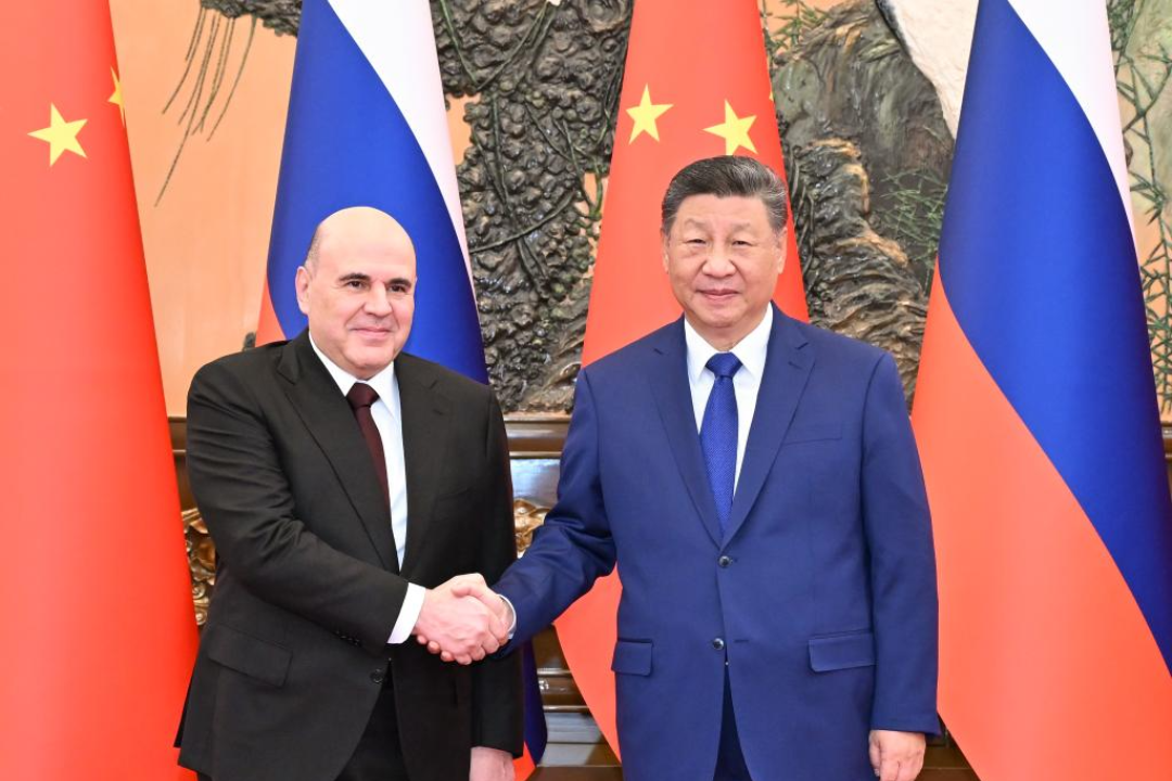 Xi Jinping e primeiro-ministro russo defendem maior sinergia nas estratégias de desenvolvimento