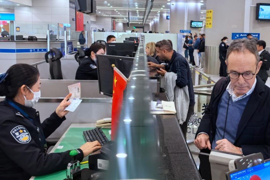 China amplia política de isenção de visto e facilita trânsito de estrangeiros