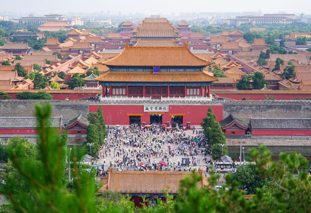 O Museu do Palácio em Beijing celebra seus 100 anos de história. Devemos preservar e transmitir o patrimônio cultural.