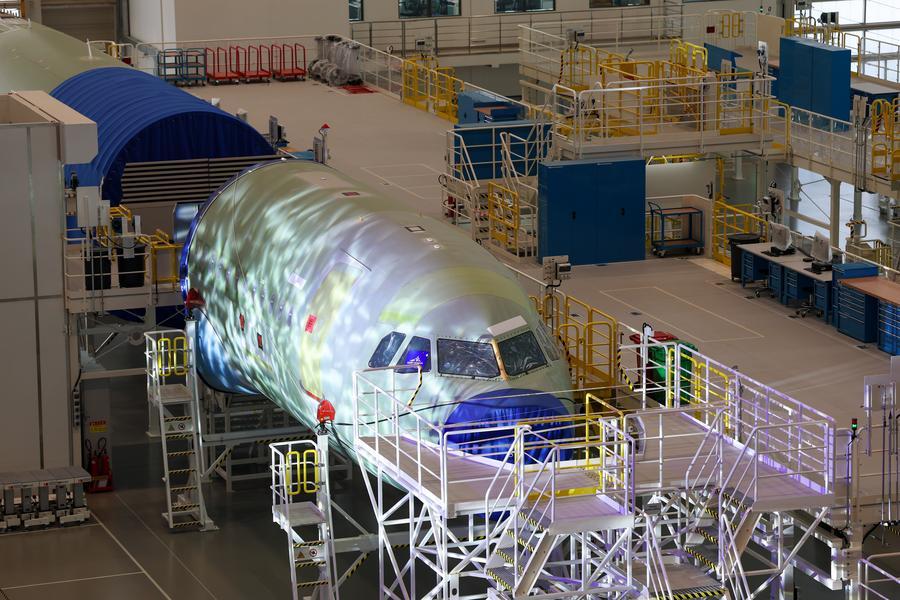 Porto de Tianjin recebe maior remessa de componentes da Airbus já enviada à China