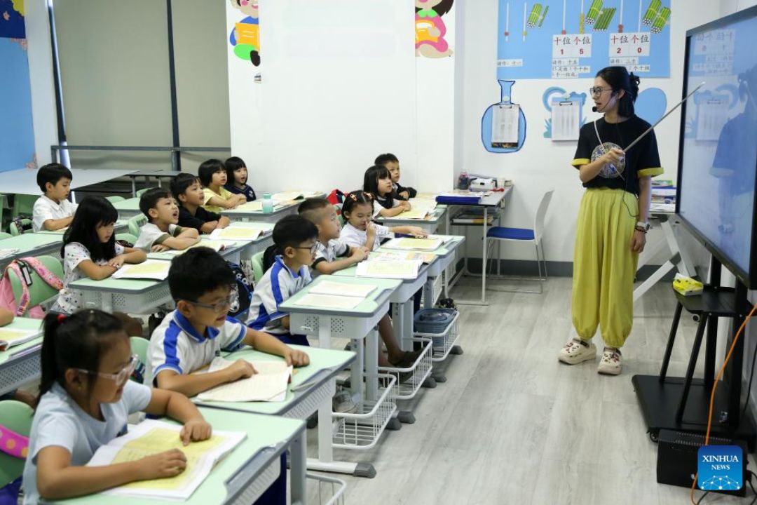 Estudo de chinês impulsiona empregos, bolsas e novas oportunidades em Mianmar