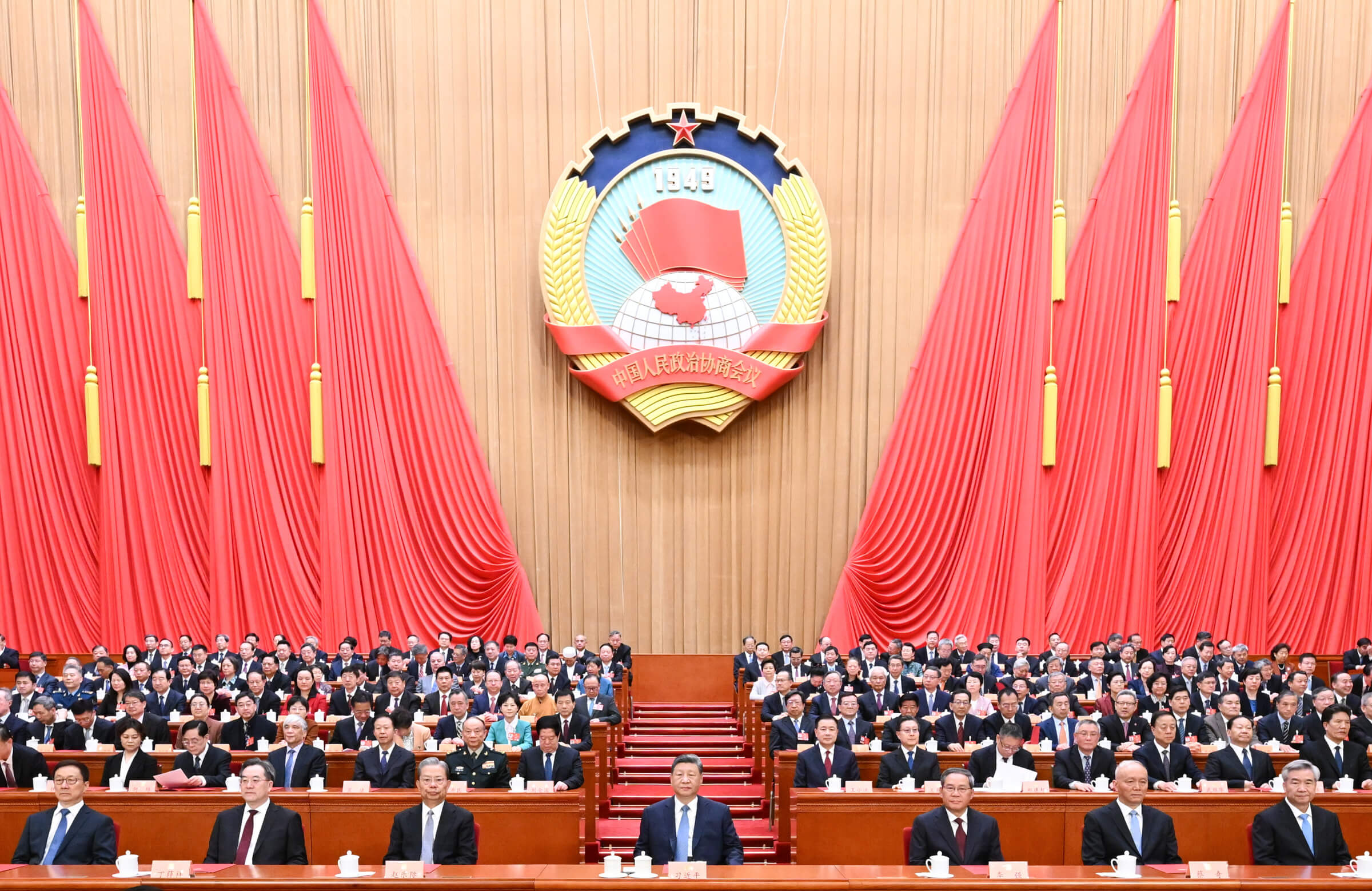 Legislativo da China aprova plano quinquenal e encerra sessão anual