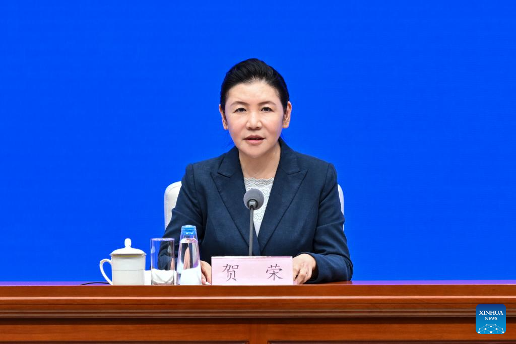 China prepara leis para inteligência artificial e economia de baixa altitude