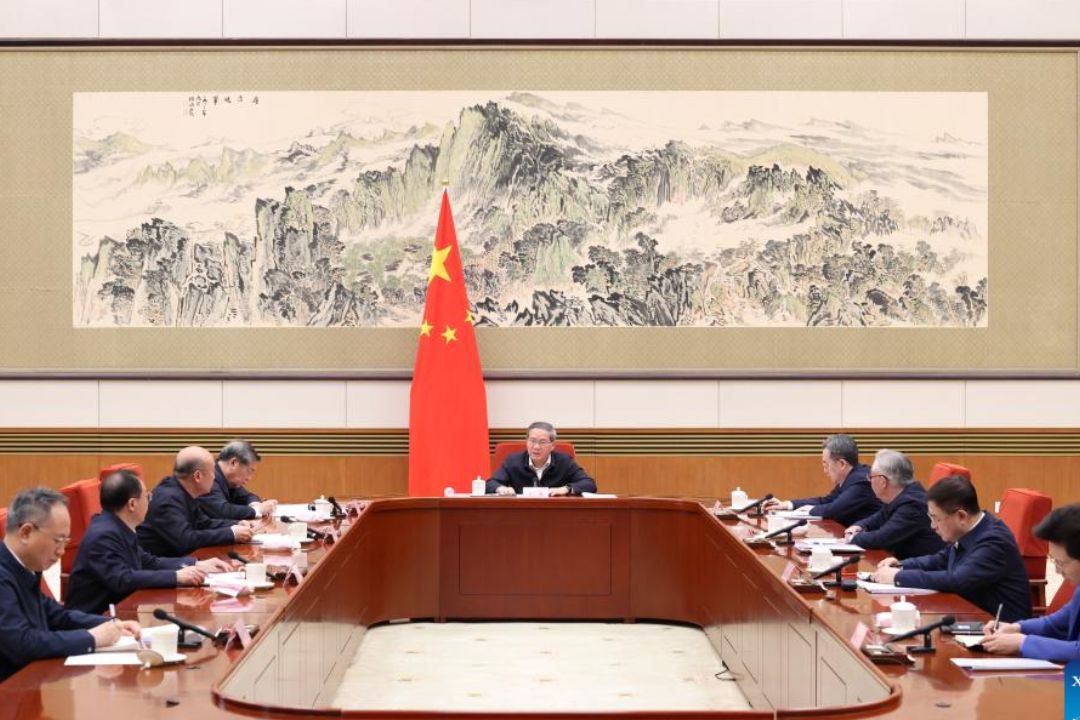 Primeiro ministro chinês pede aceleração da transição verde