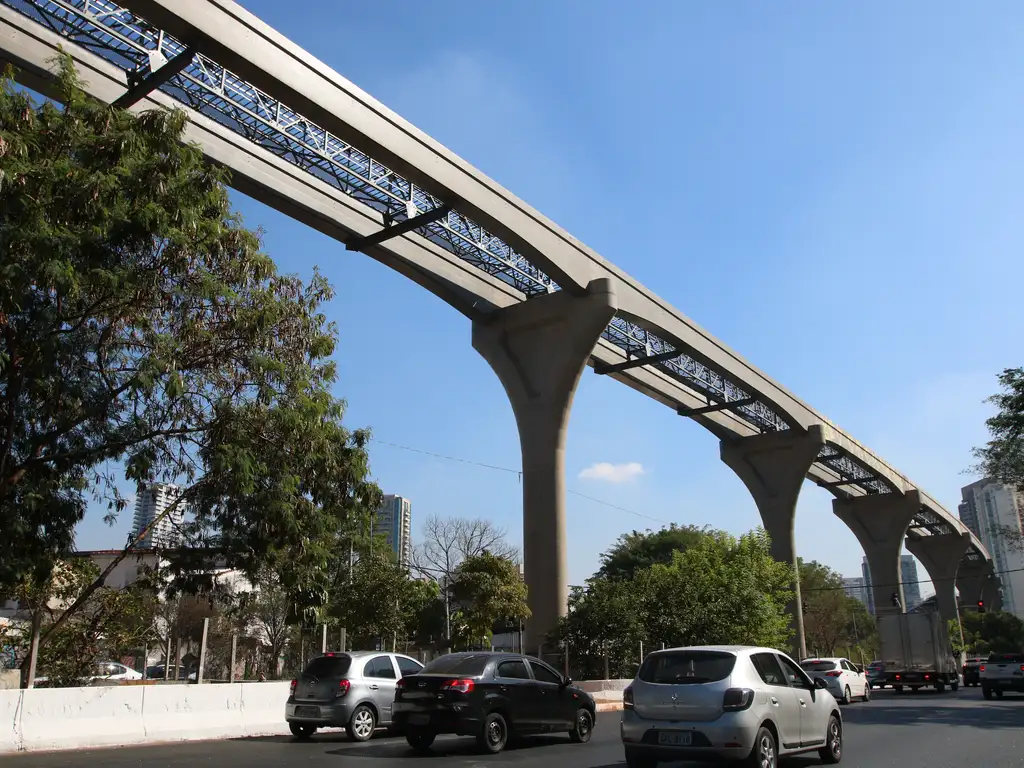 Linha Ouro entra em operação com tecnologia da BYD em São Paulo