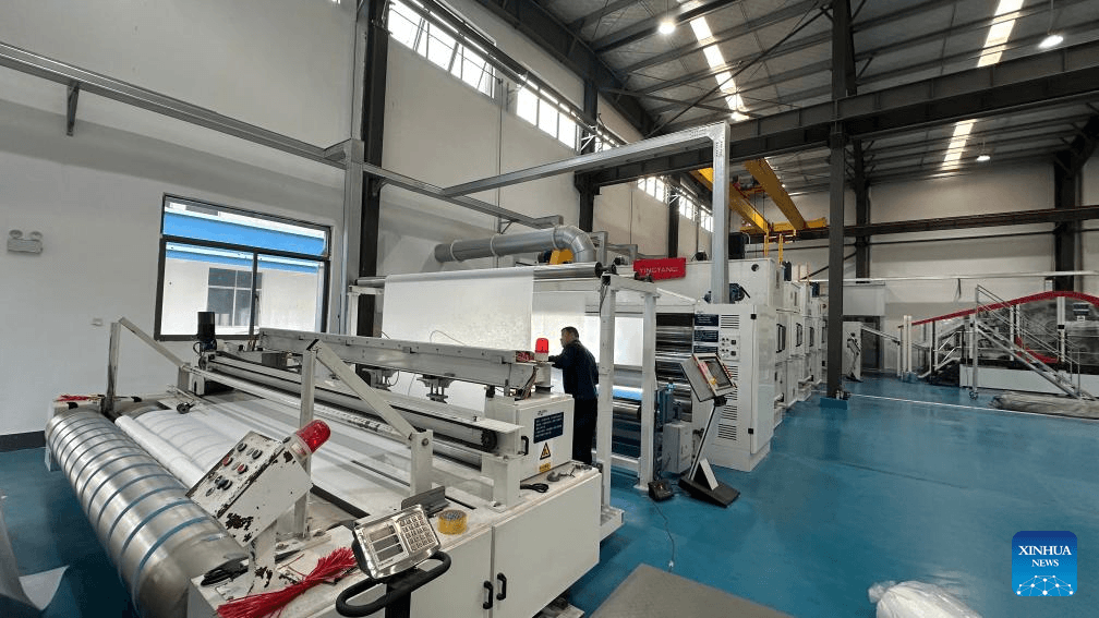 Fábrica chinesa de calçados acelera produção com digitalização e uso de 5G