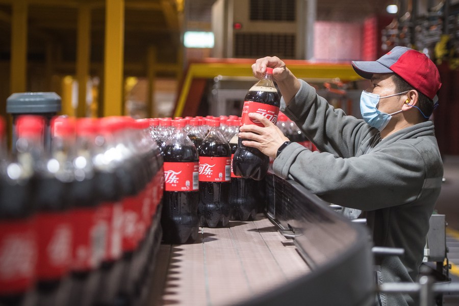 Coca-Cola inaugura nova fábrica inteligente e sustentável em Guangzhou