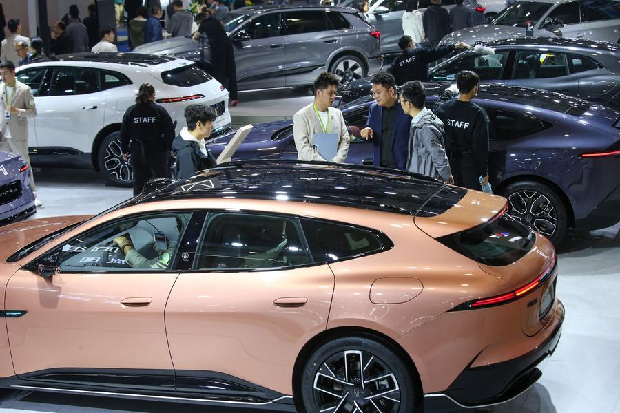 China reforça regras para reciclagem de baterias de veículos elétricos