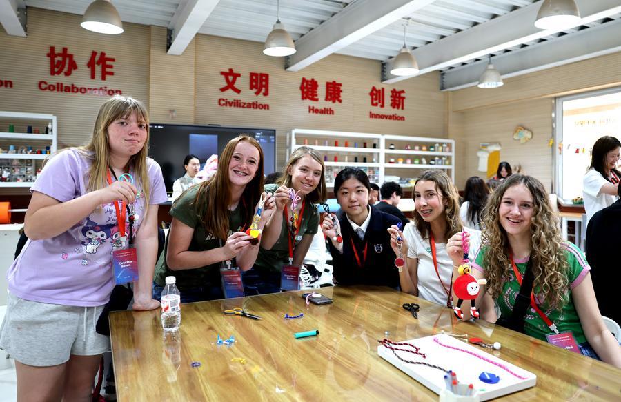 China alcança meta de receber 50 mil jovens norte-americanos para intercâmbios
